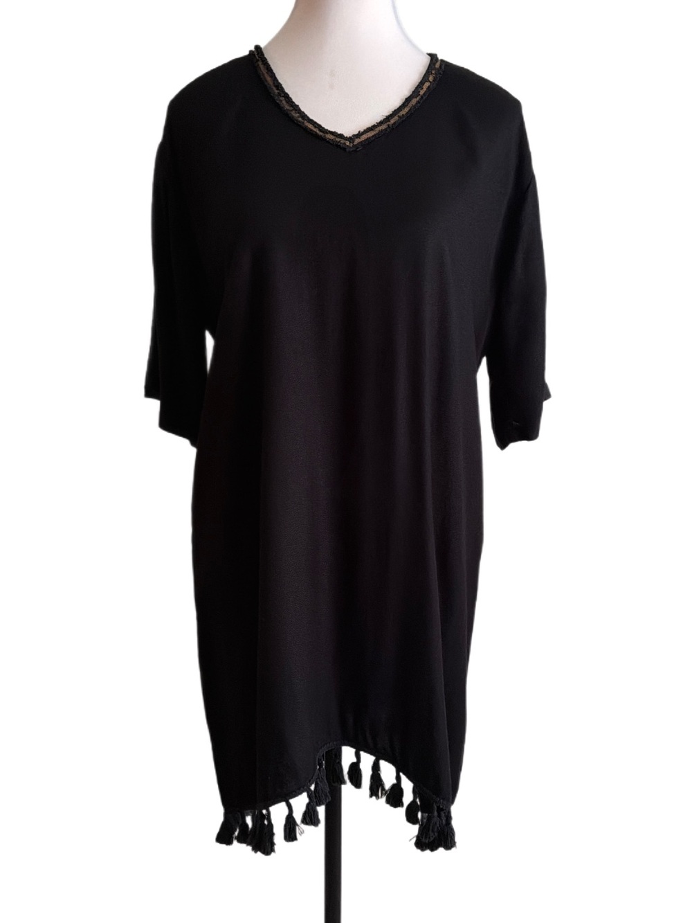 Liza Byrd Black V-Neck Tassel-Hem Kaftan